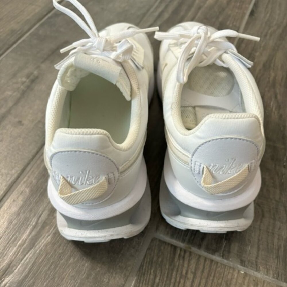 Nike Women's Air Max Pre-Day, Color White, Size 10.5